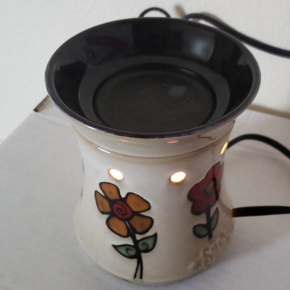 Ashbury full size Scentsy wax warmer - Picture 3 of 5